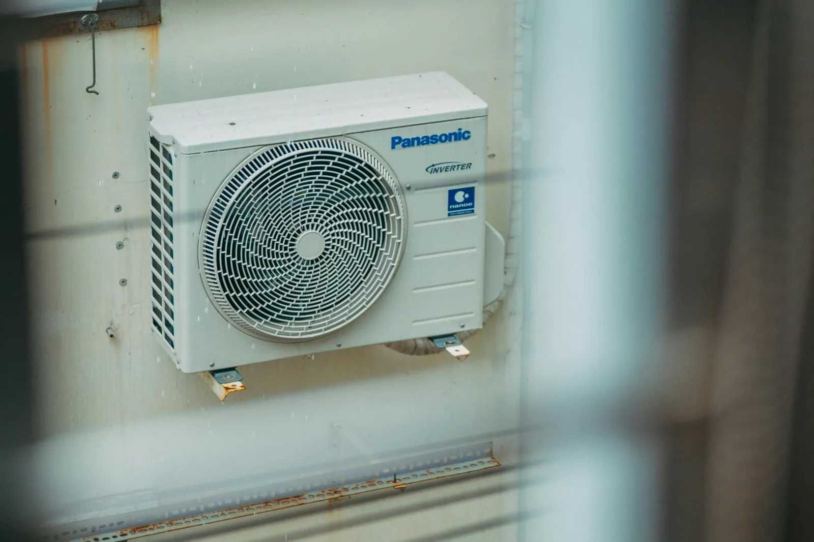 Unidad exterior de aire acondicionado, la pieza que más mantenimiento pide con el calor de Murcia